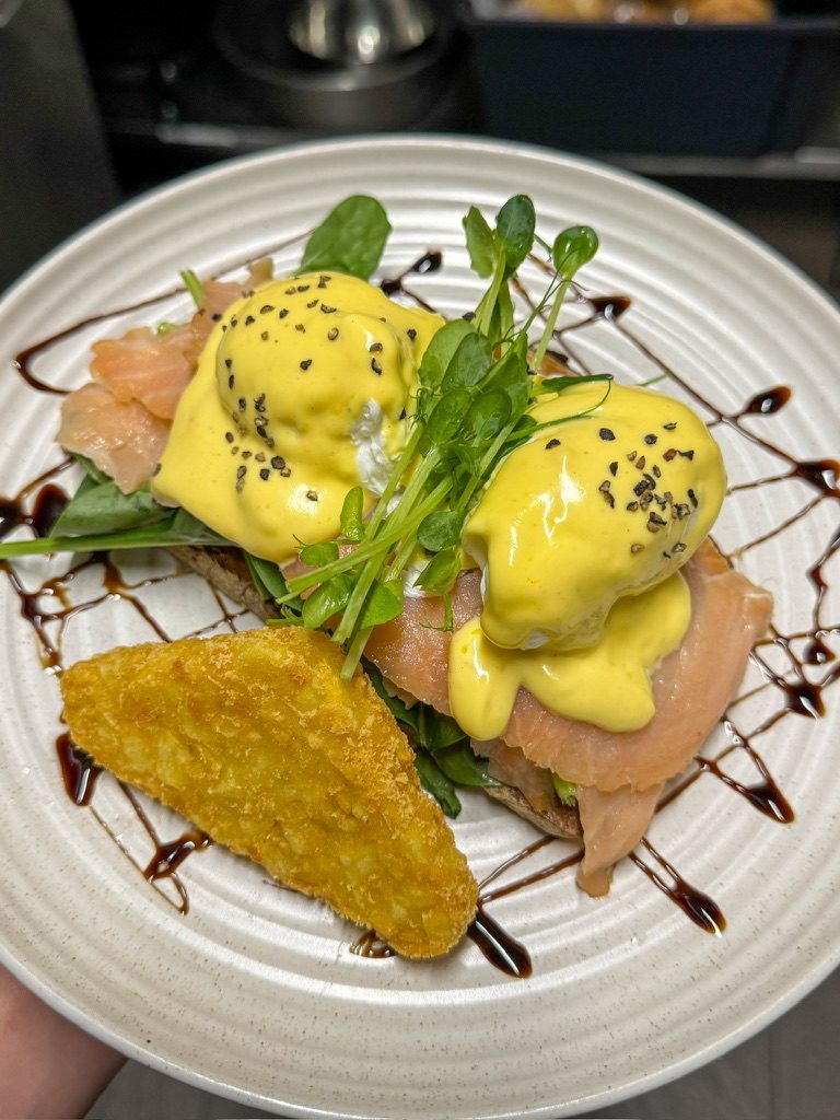Eggs Benedict with smoked salmon